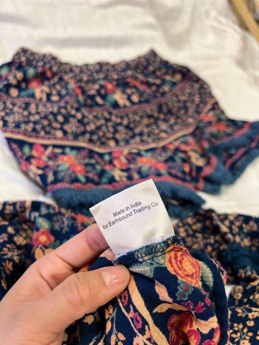 Earthbound Floral Boho Crop Top Shorts Set Bell Sleeve Fringe Resort Wear M - Picture 14 of 15